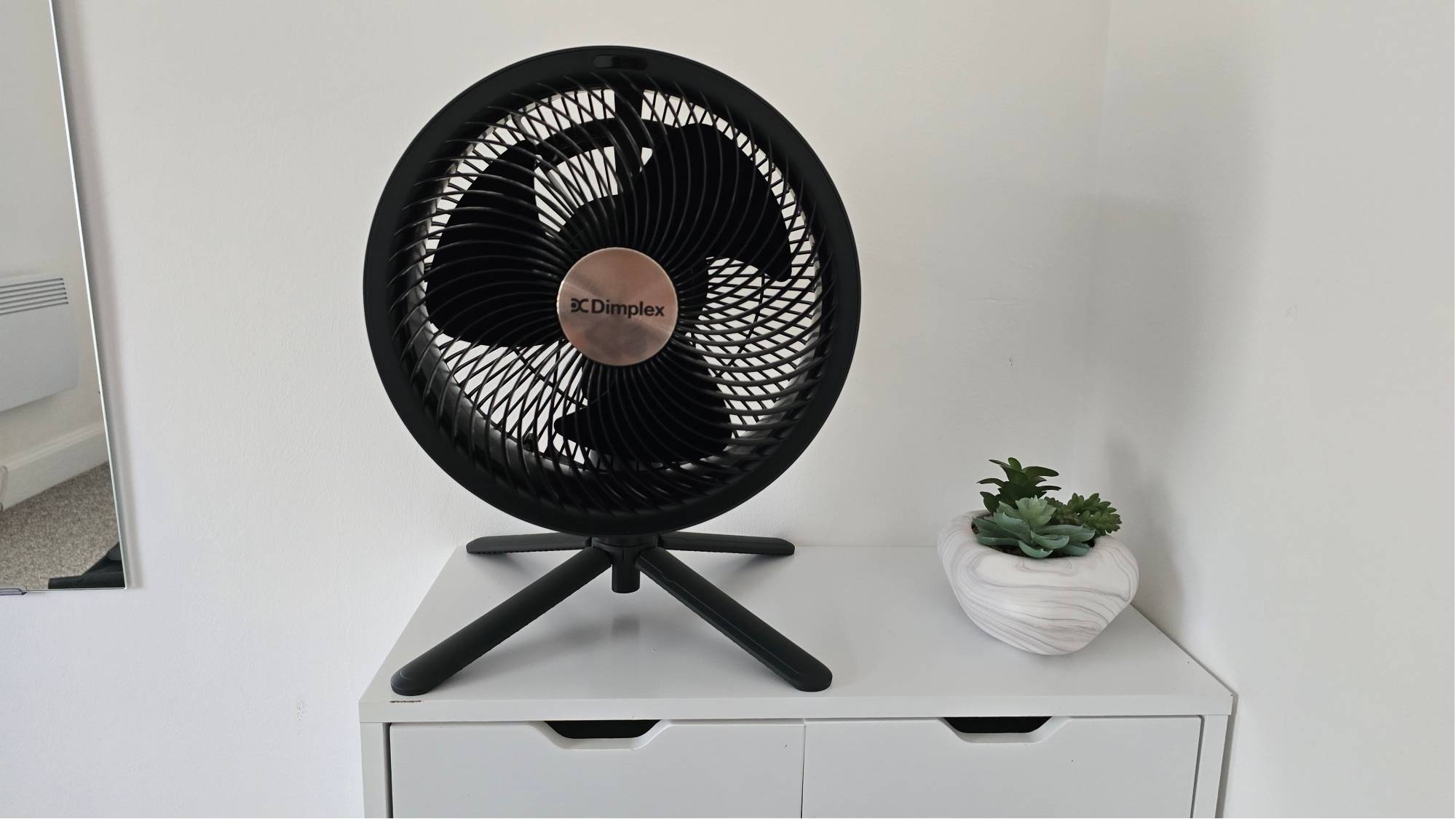 Dimplex DuoCool Smart Cordless 2-in-1 Fan straight on