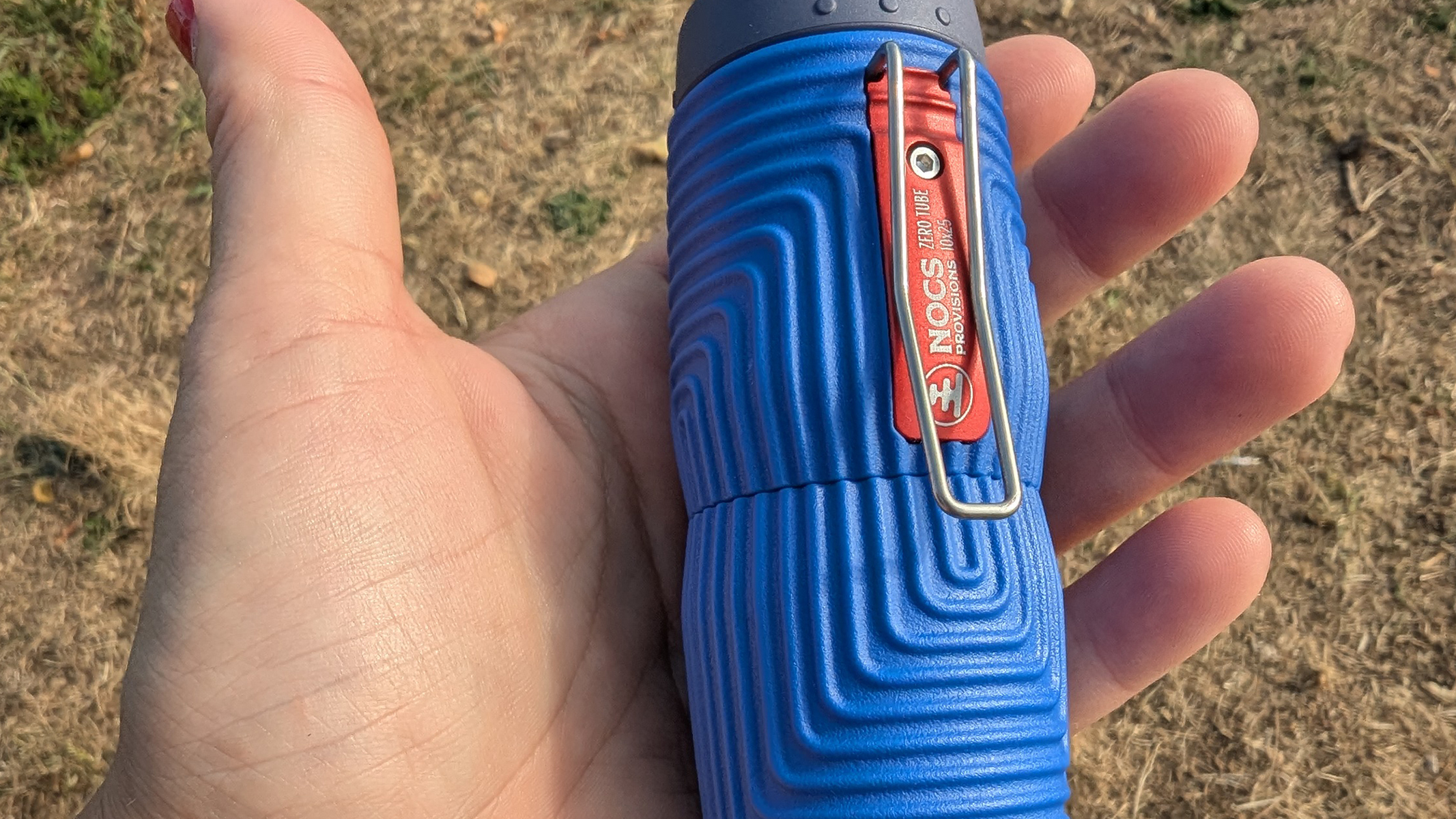 Nocs Zero Tube in the hands of the author during review