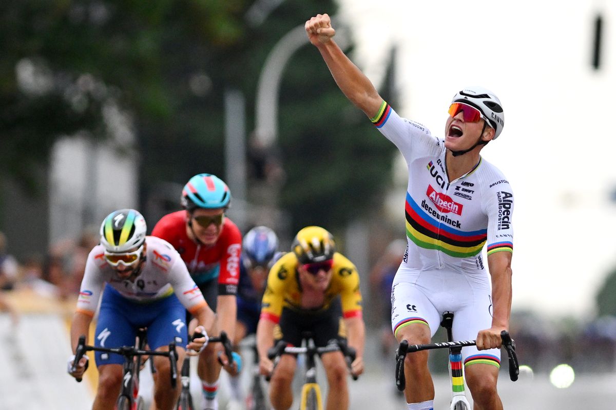 Van der Poel shows rainbow jersey for the first time in his home country:  We have been working on this stunt for some time