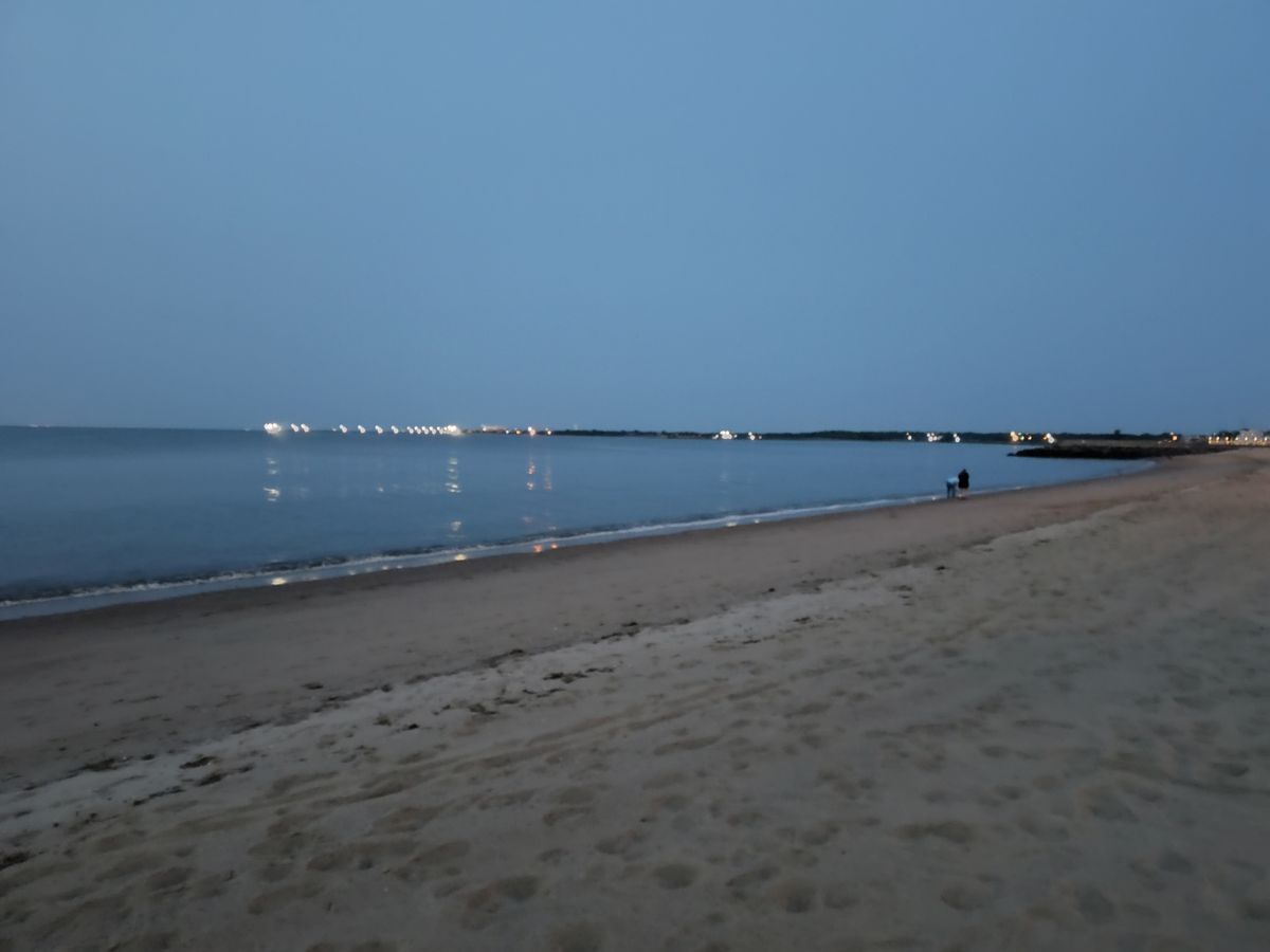 Low light camera samples taken with the Moto G Stylus 5G (2023).