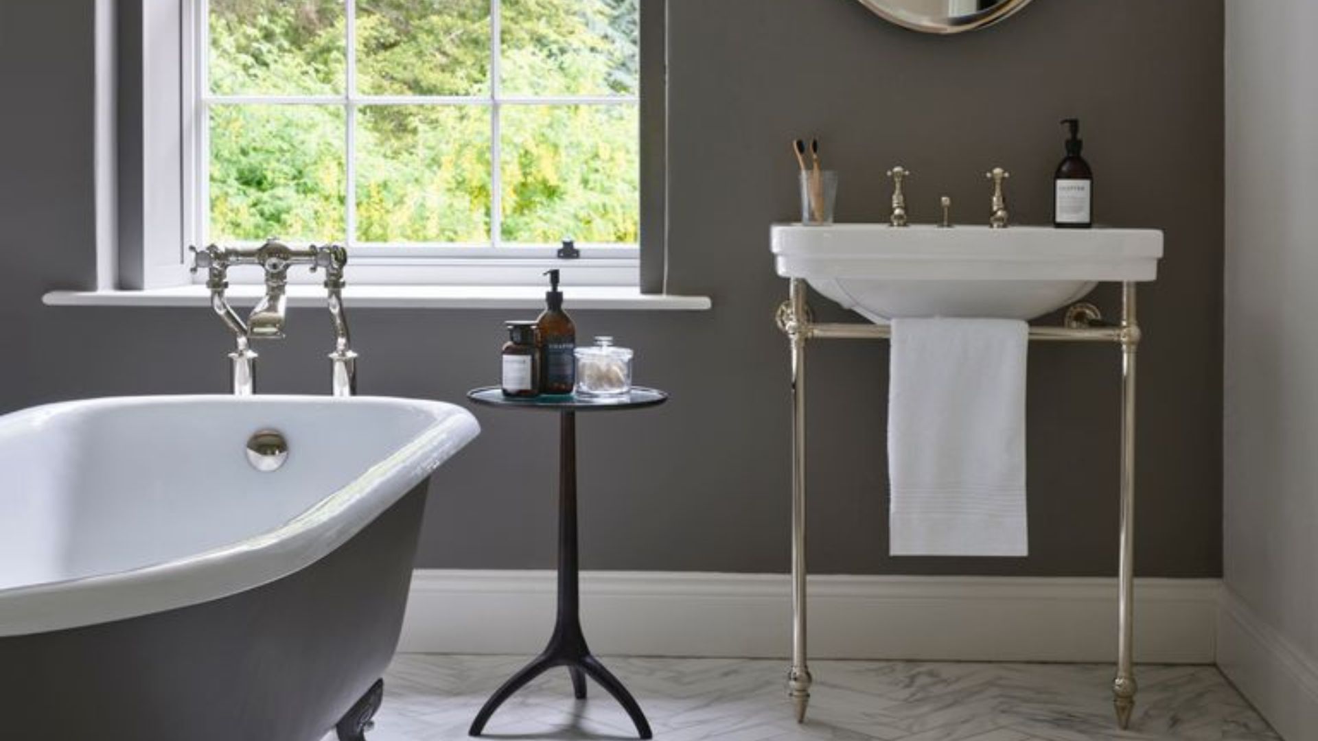 Is gray a good color for small bathrooms? | Real Homes