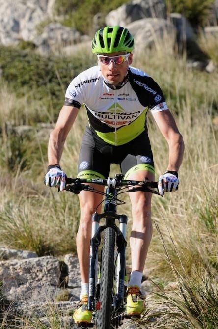 Rudi Van Hout (Multivan Merida) playing to the cameras