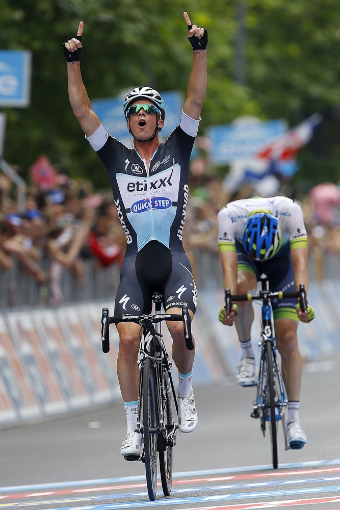 Iljo Keisse wins the final Giro d'Italia stage ahead of Luke Durbridge.