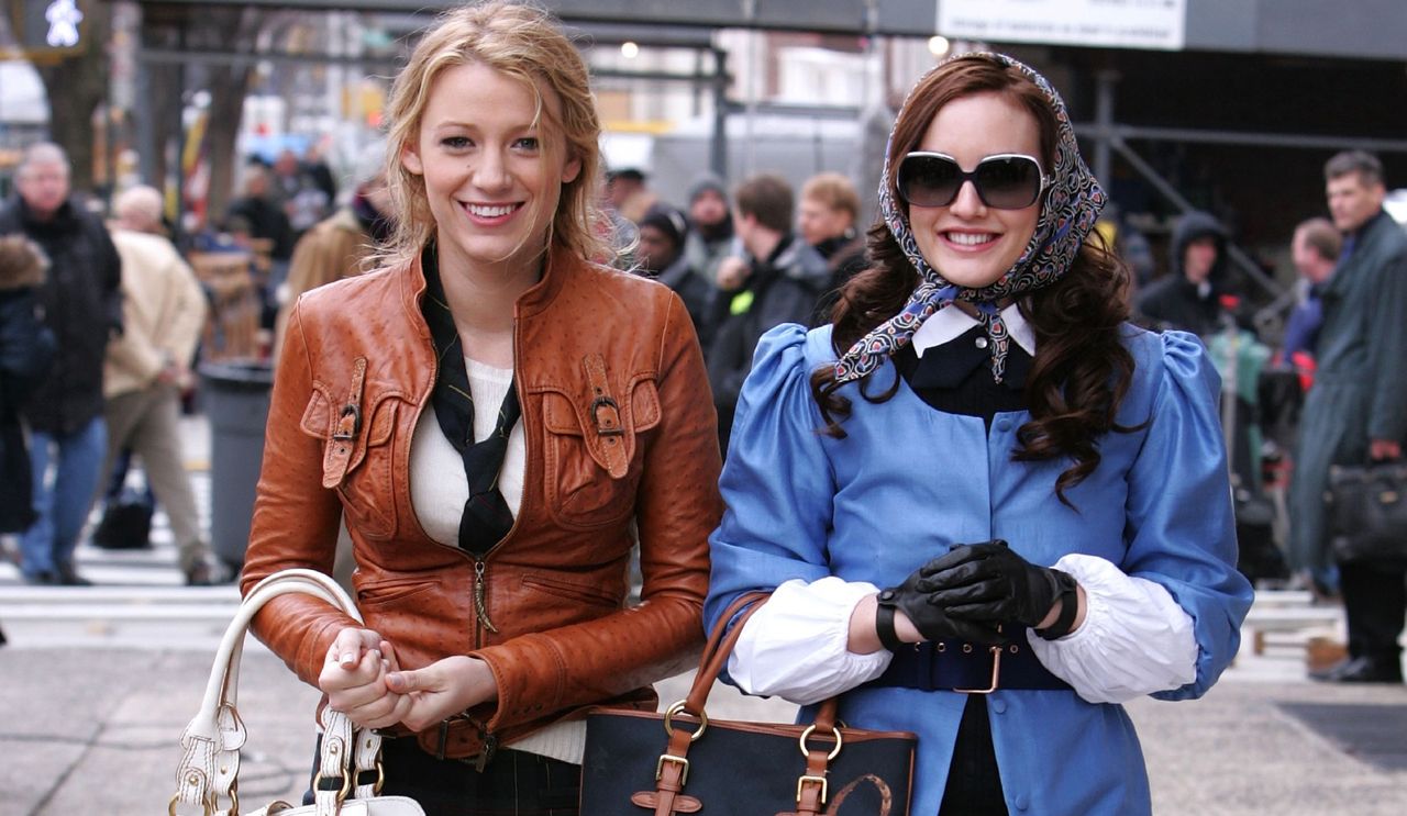 Actresses Blake Lively and Leighton Meester on location for &quot;Gossip Girl&quot; on March 14, 2008 in New York City.