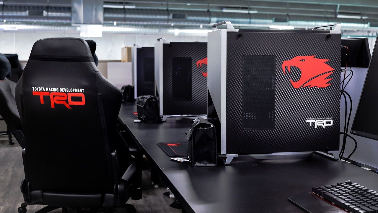 Ibuypower Car iBuyPower is teaming up with Toyota to create custom PCs and train race ...