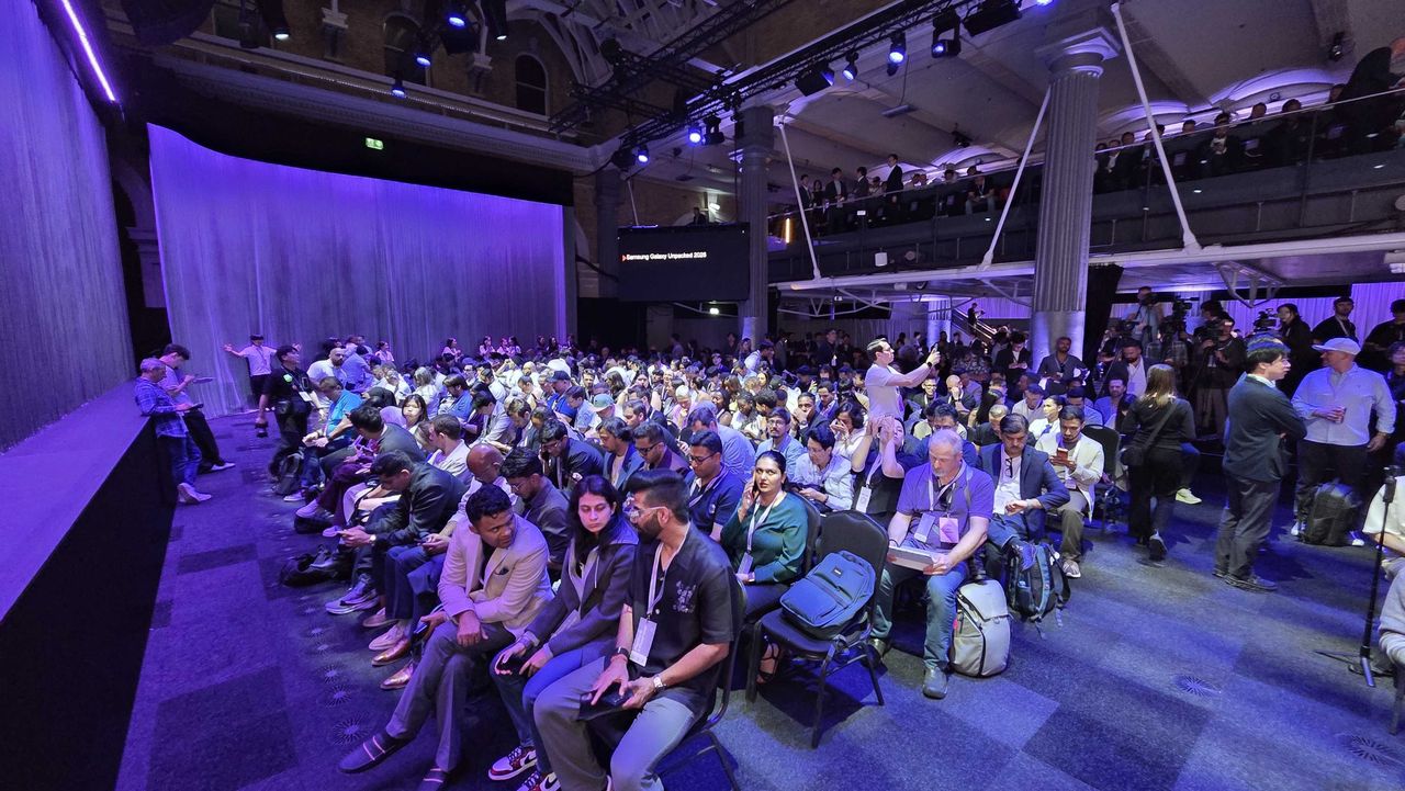 The crowd at the Samsung Galaxy Unpacked 2026 event