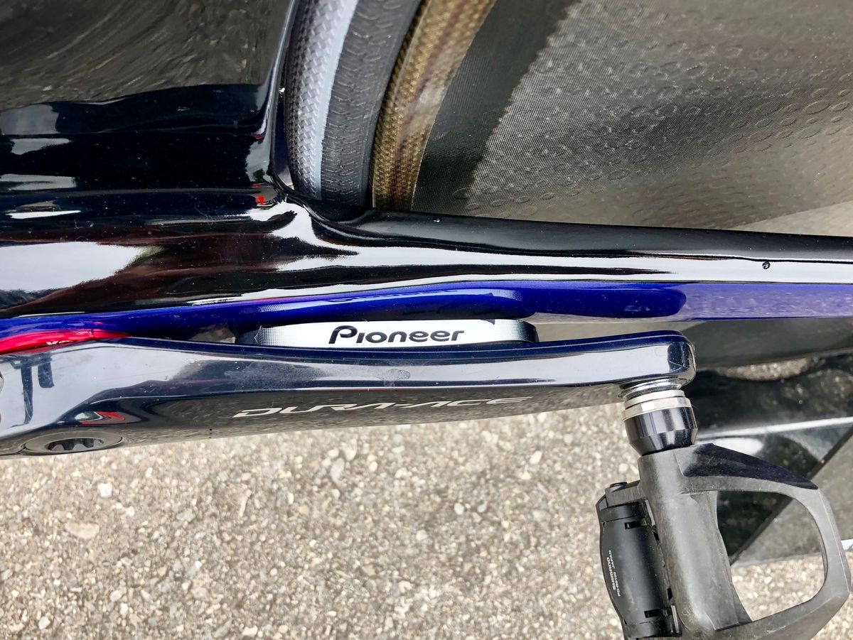 Pioneer meters measure left and right leg power distinctly