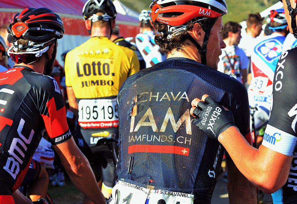 Sylvain Chavanel (IAM Cycling) had a crash but finished