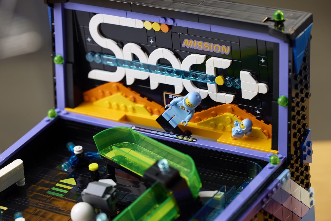 LEGO Pinball machine