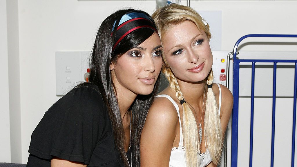 Paris Hilton Visits Royal North Shore Childrens Hospital in Sydney - December 30,2006