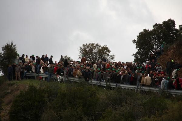 The crowd waits for the riders.