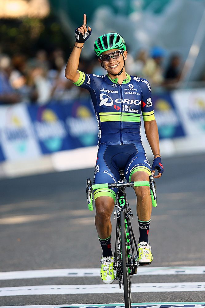 Esteban Chaves (Orica-BikeExchange) takes the win at Giro dell'Emilia