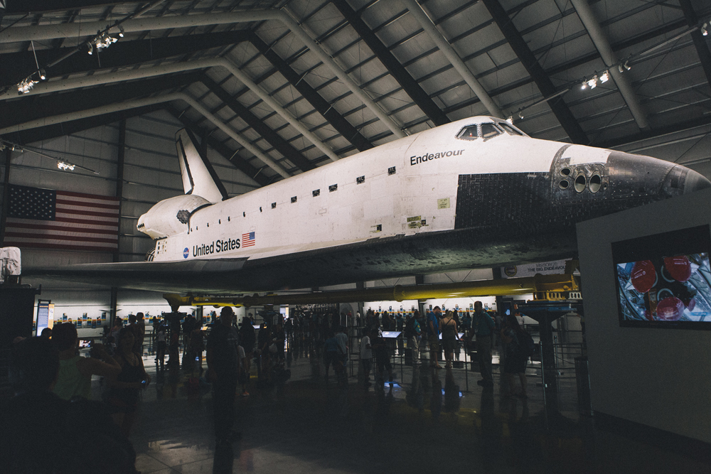 inside endeavour space shuttle