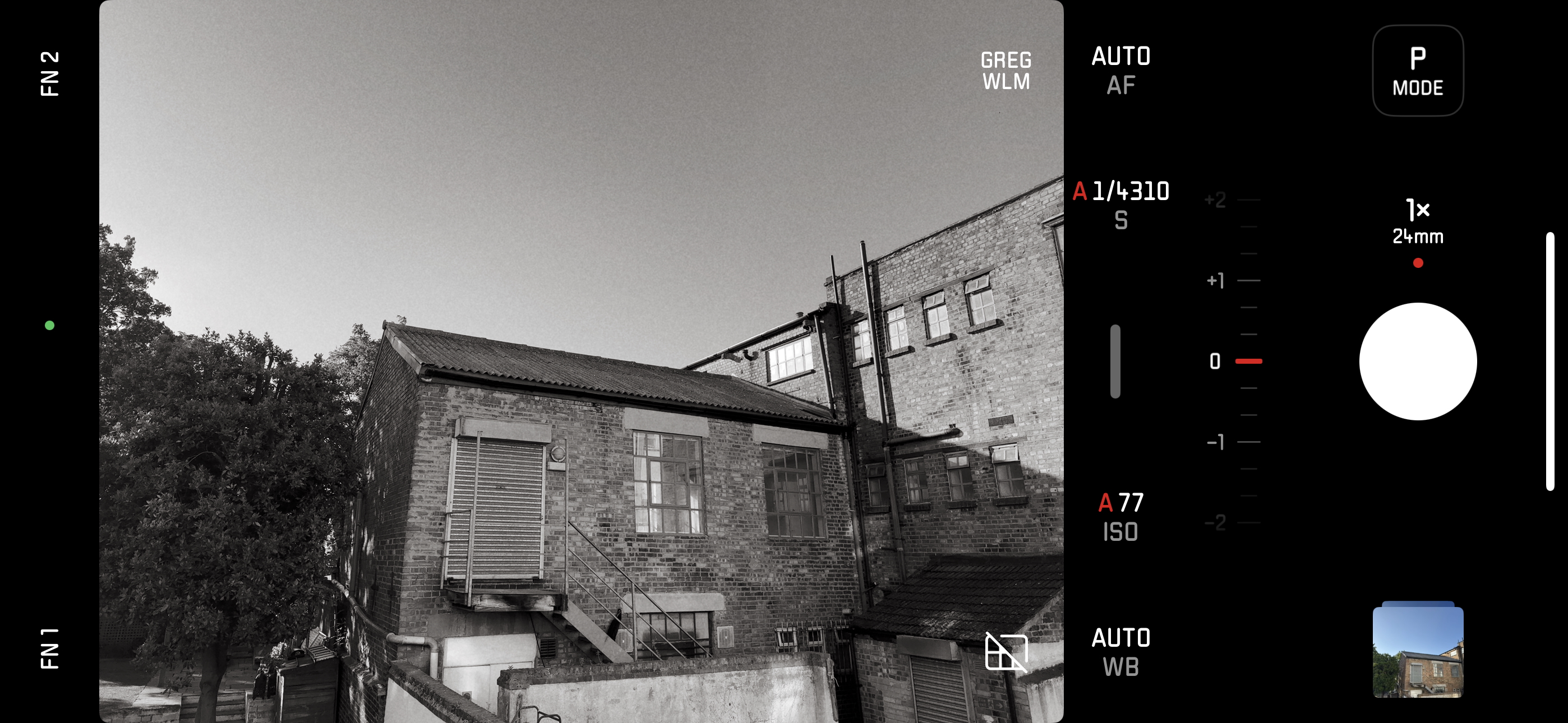 Screenshots from the Leica Lux iPhone app