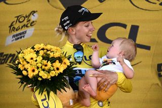 Lorena Wiebes on the Tour de France podium