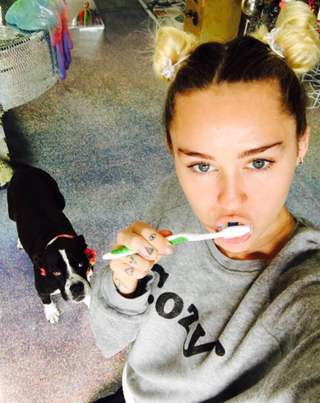 The Miley Cyrus Guide to Growing Out Your Roots Like a Boss