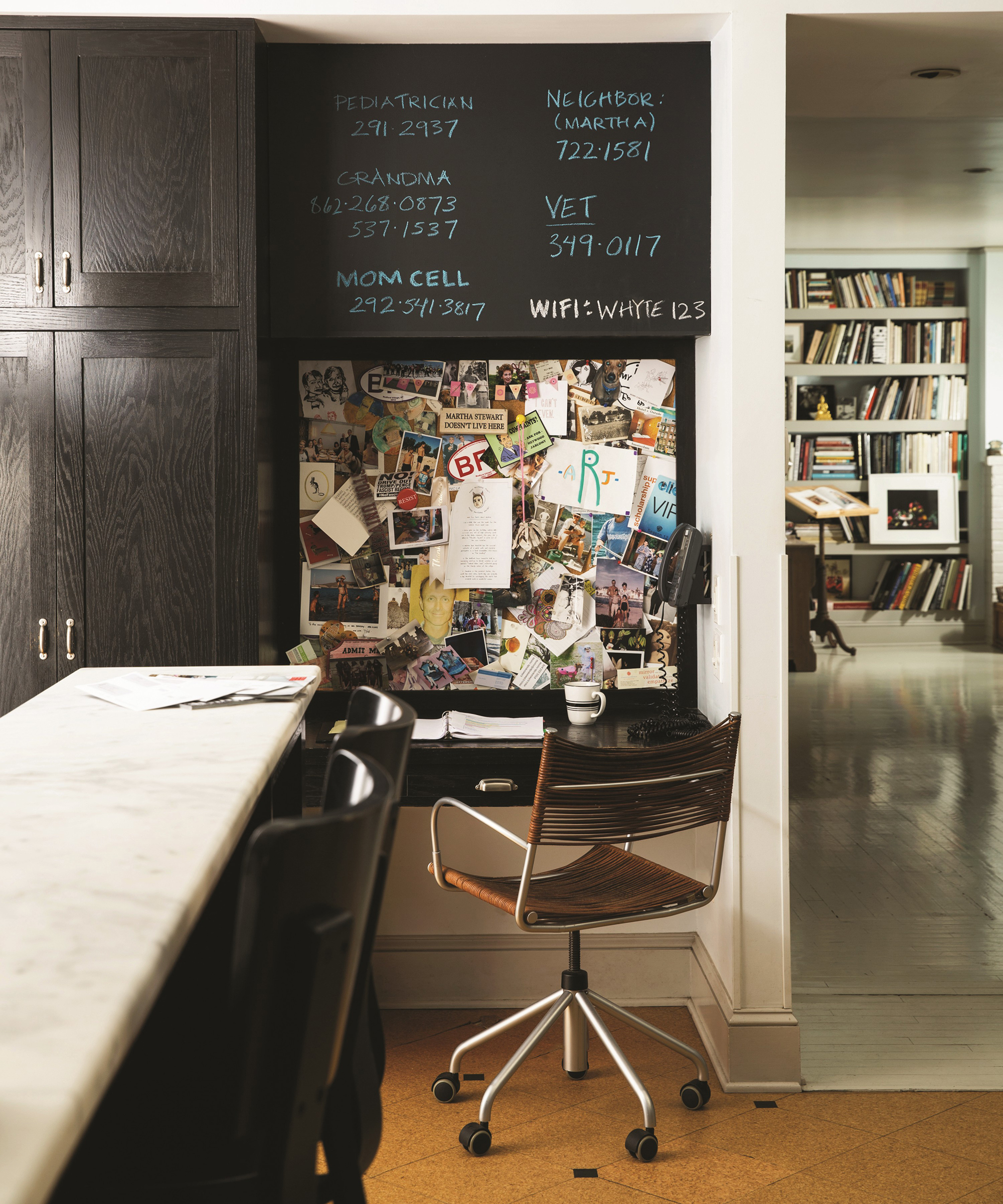 Home office in alcove by Benjamin Moore