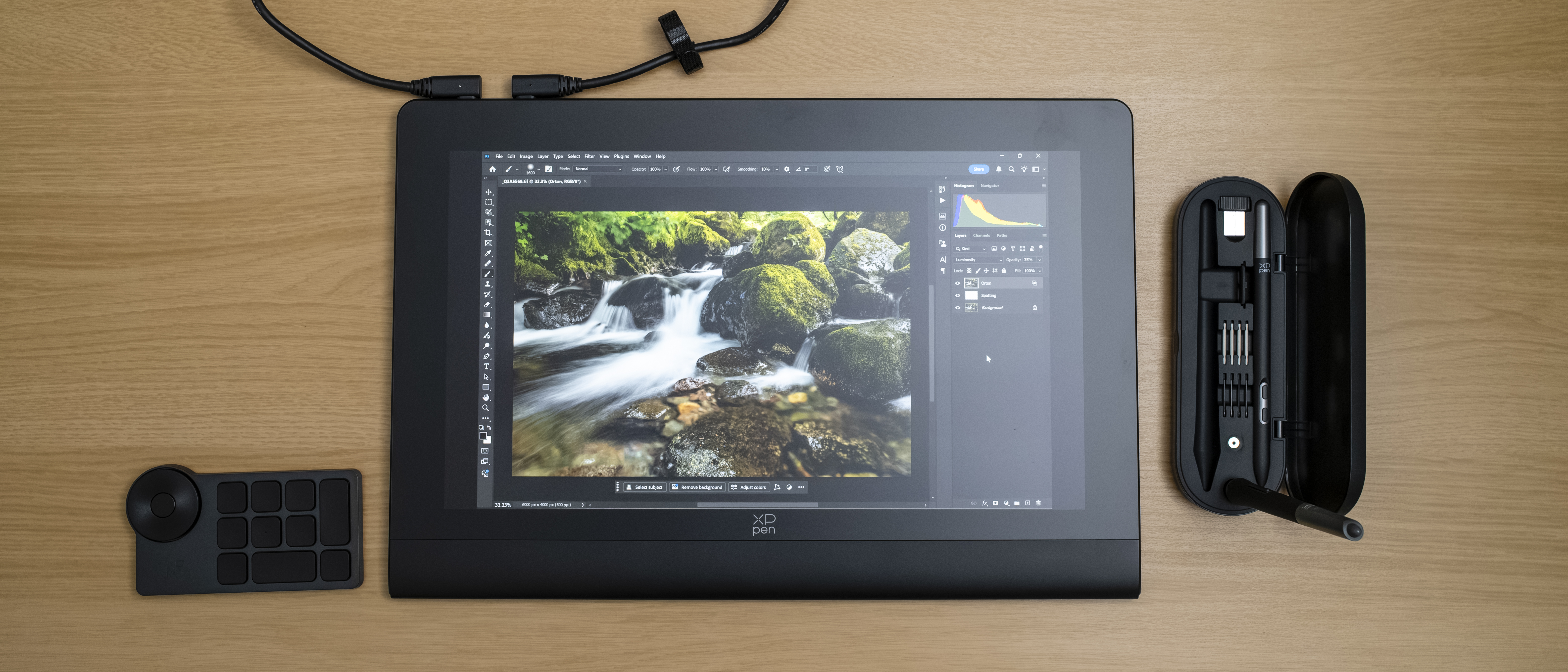 XPPen Artist Ultra 16, styluses and shortcut remote