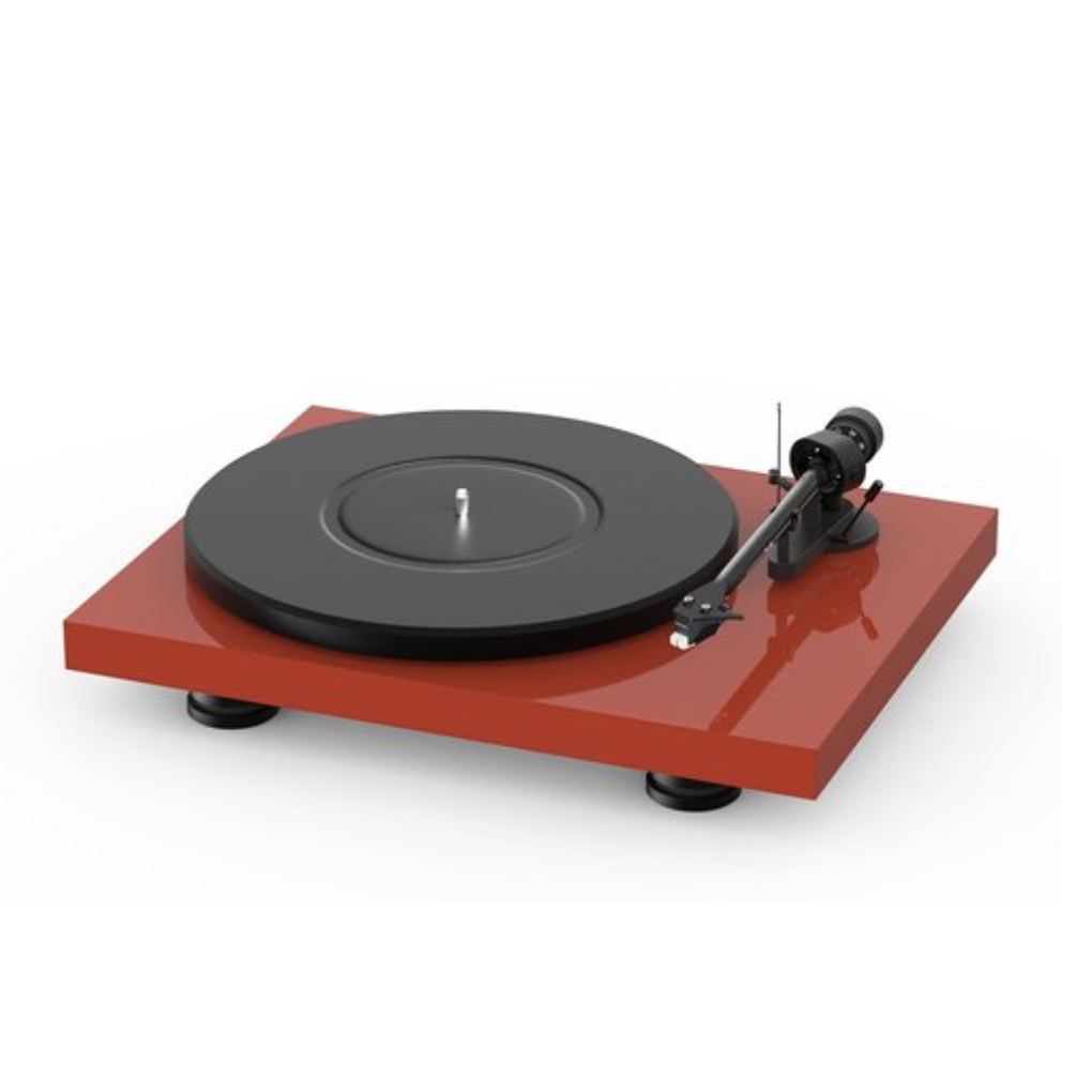 Pro-Ject Debut Carbon in red, on white background 