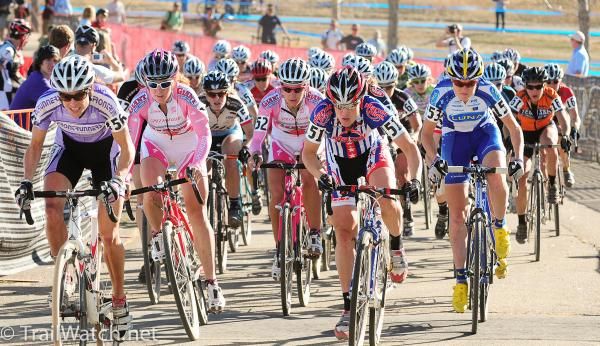 Elite Women's start with Wendy Simms (Ritchey) and Katie Compton leading the way