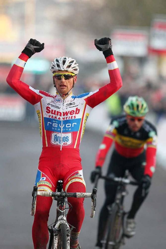 Niels Albert (BKCP - Powerplus) takes the win