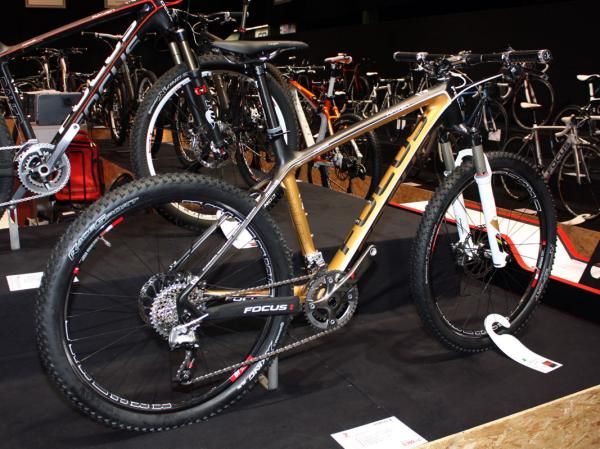 Focus says the demand for high-end carbon 26" hardtails is as strong as ever and the company is responding with more models for 2011.
