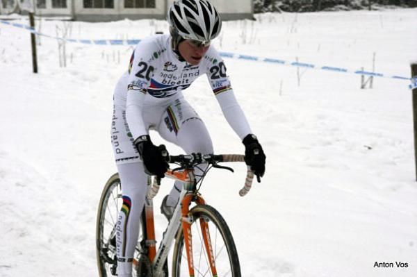 Marianne Vos blending in with the snow at the Dutch championships.