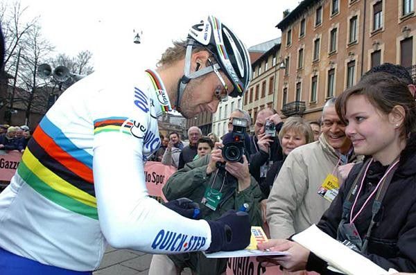 Tom Boonen (Quick.Step) signs an autograph for a grateful fan