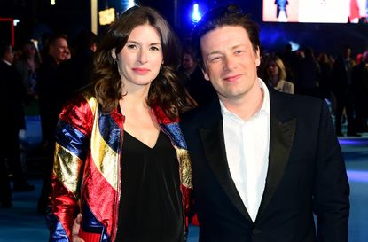 Jamie Oliver plans renew wedding vows
