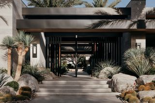 Gardens&Villas by Andrew McClure desert single storey home palm trees swimming pool