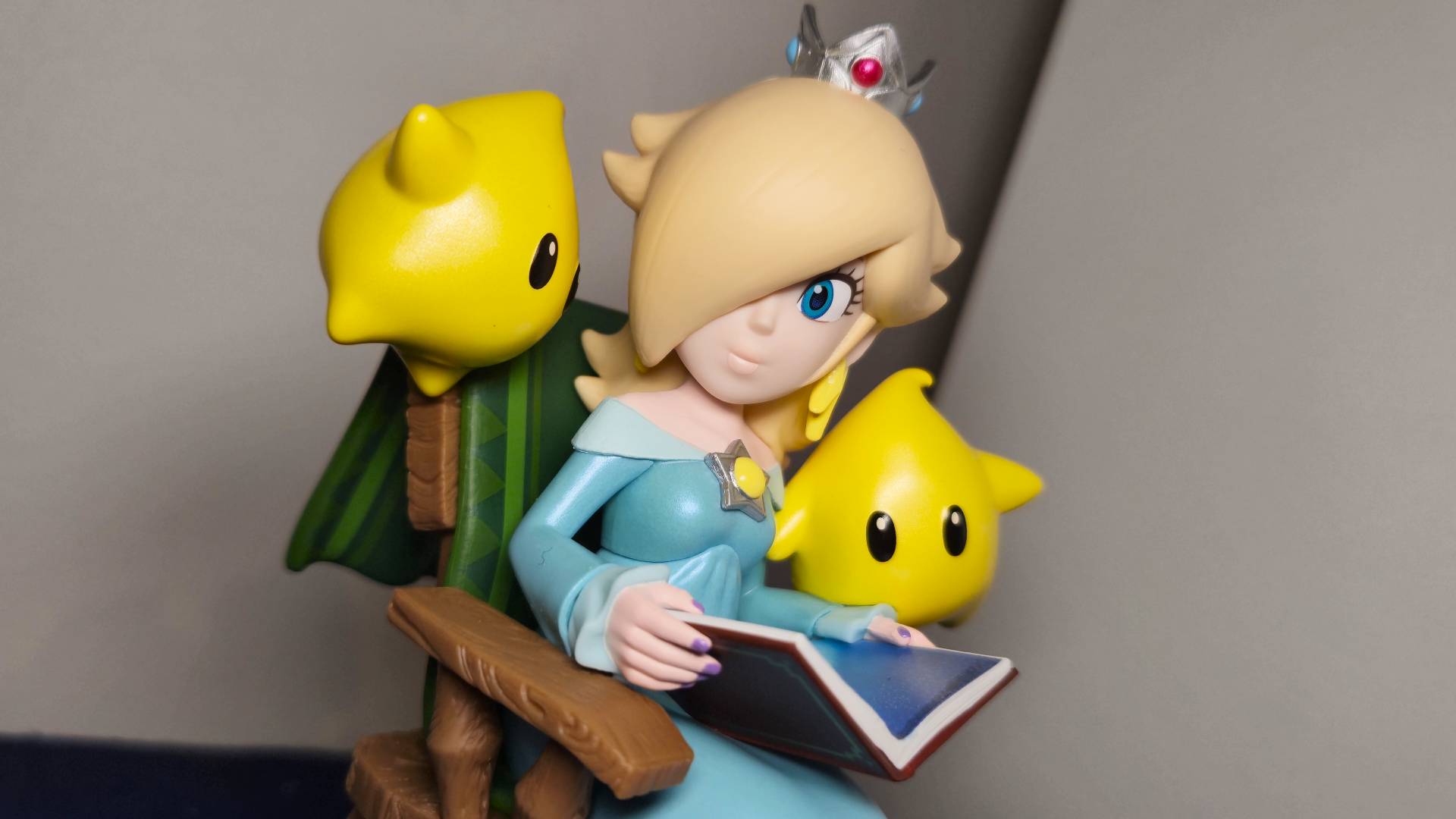 Close up photo of the Rosalina Super Mario Galaxy amiibo figure.