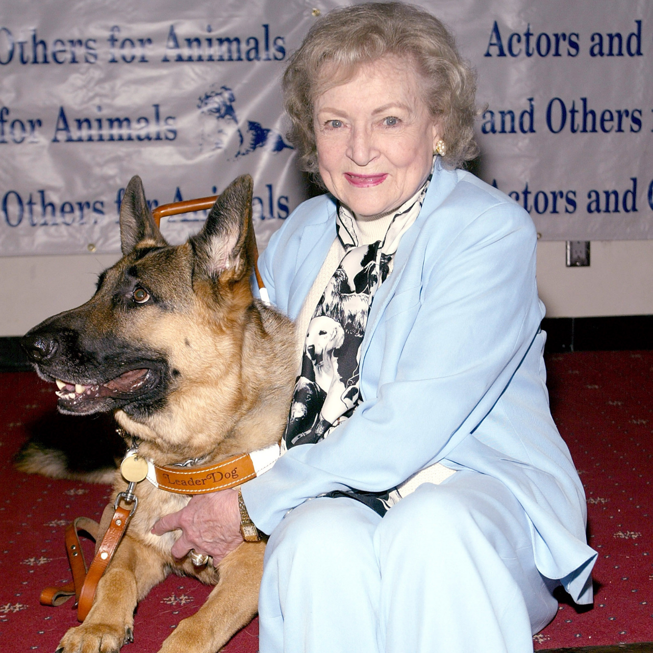 Betty White with guide dog Edison at "Actors and Others for Animals"