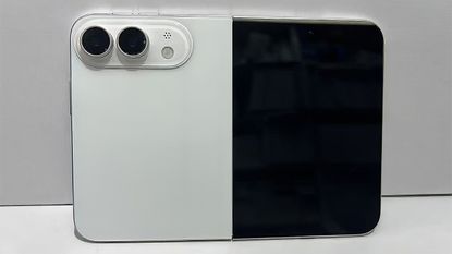 iPhone Ultra dummy unit