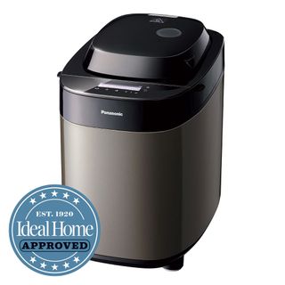 Panasonic SD-ZX2522 bread maker with Ideal Home approved badge