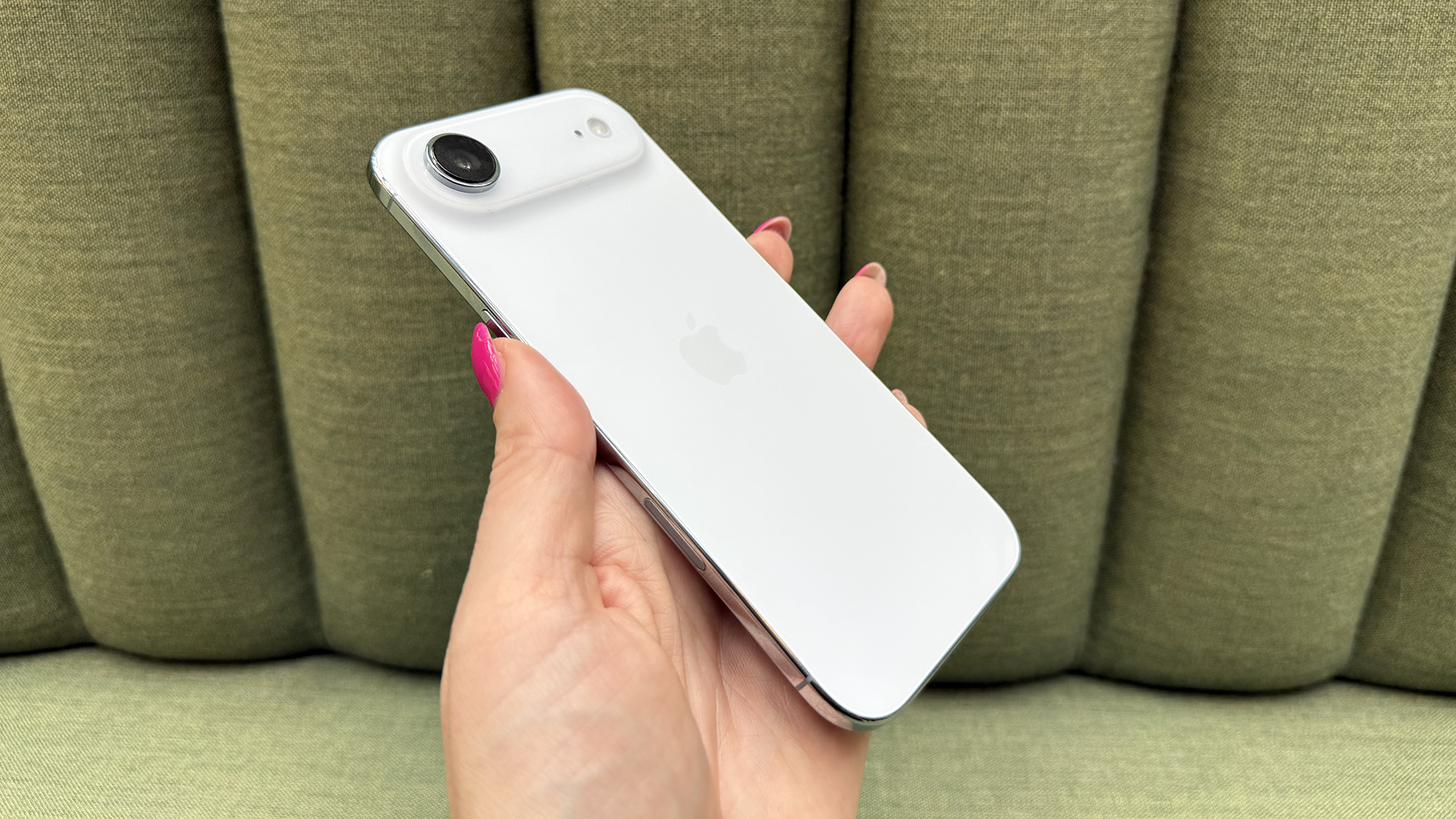 Apple iPhone Air Review