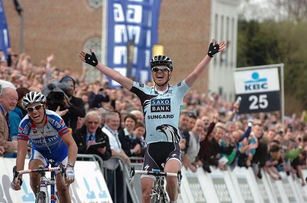 Three years after coming second, Nick Nuyens (Saxo Bank) wins the Tour of Flanders