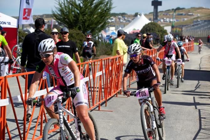 Emily Batty (Trek Factory Racing) pushing hard late in the race, just behind Amanda Carey (Stan's NoTubes) here.