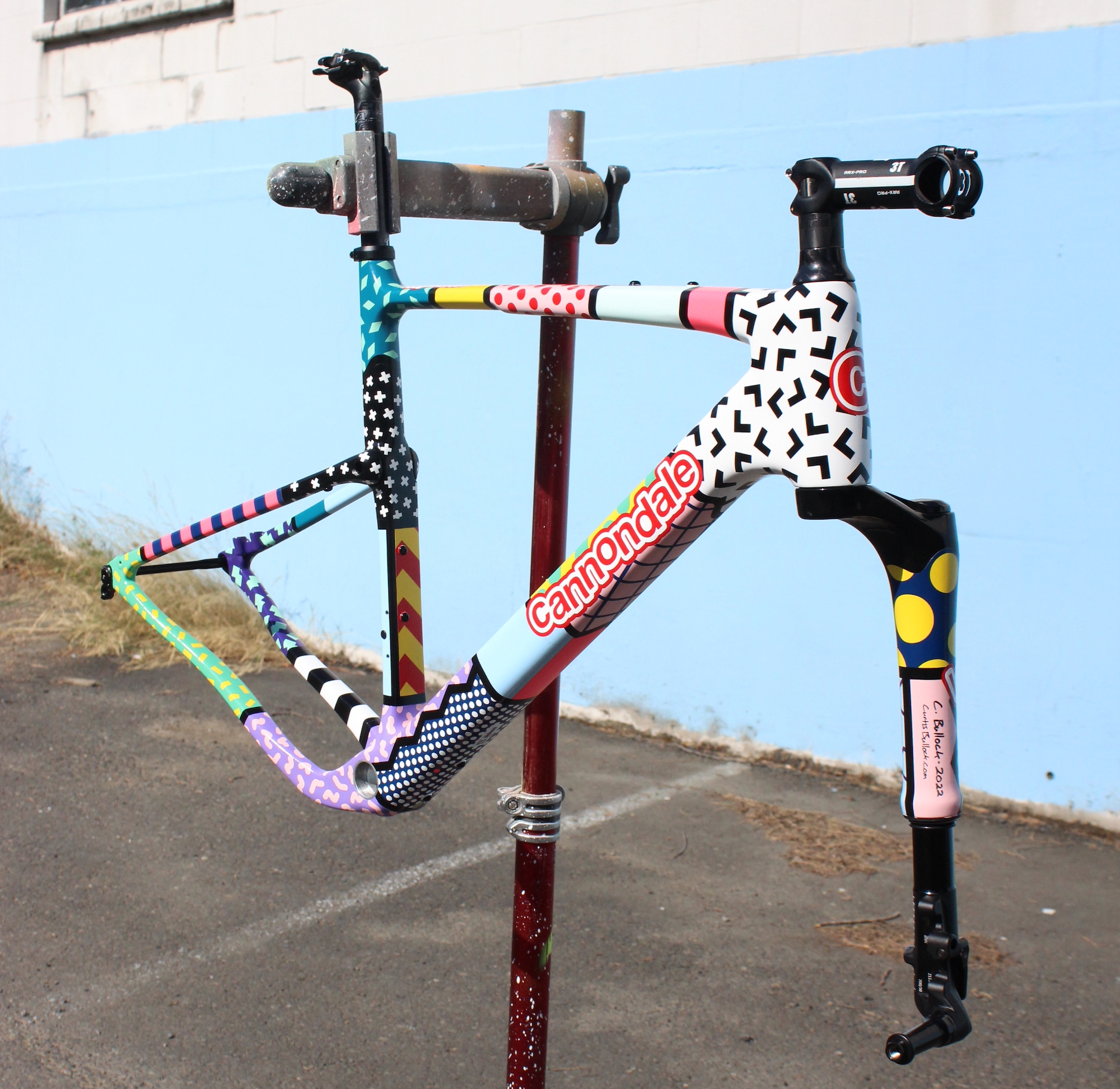 Rane Roatta's Cannondale Topstone LEfty painted by Dr Curtis Bullock
