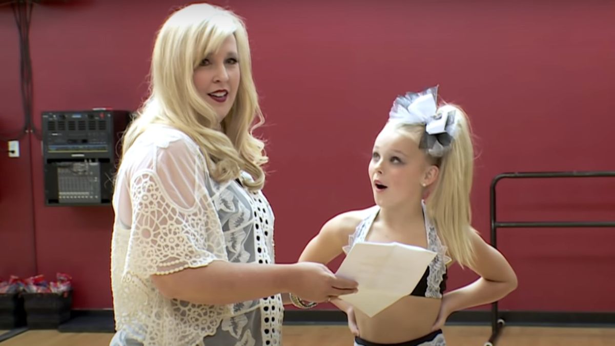 Jojo Siwa S Mom Weighs In After Daughter S Tiktok Brouhaha With Candace Cameron Bure Cinemablend