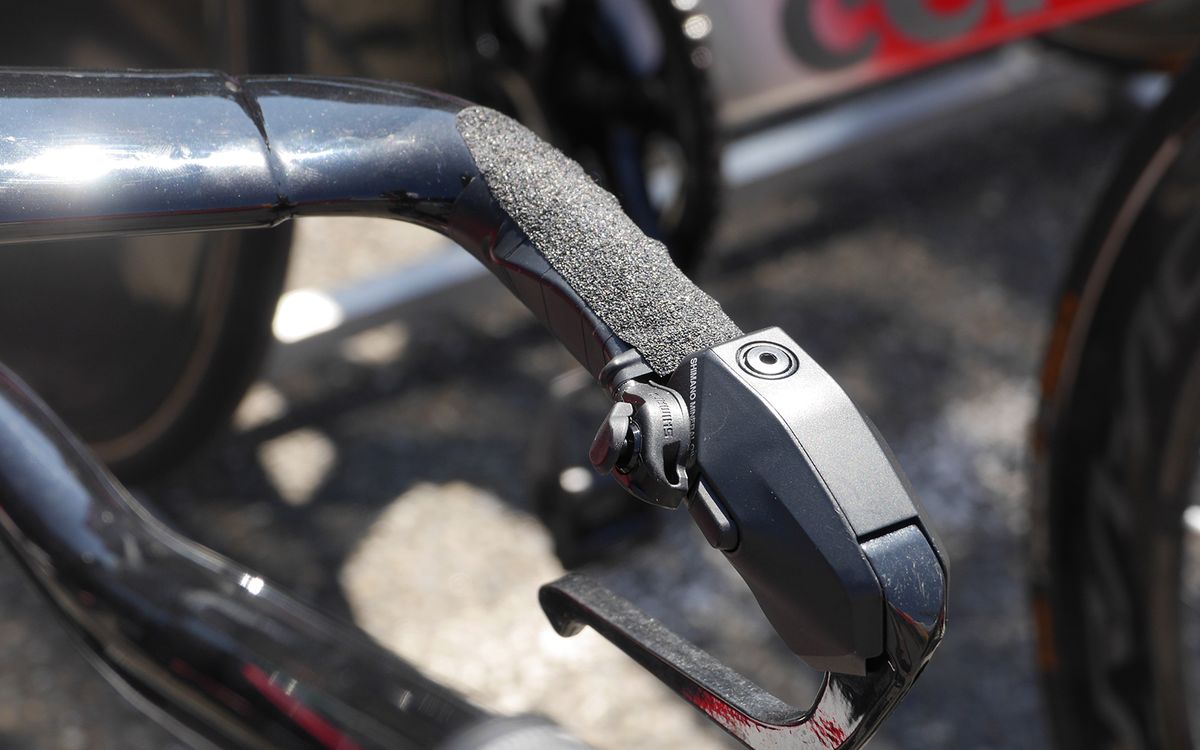 Some riders opted for additional satellite shifters alongside the several electronic shifter buttons located around the cockpit