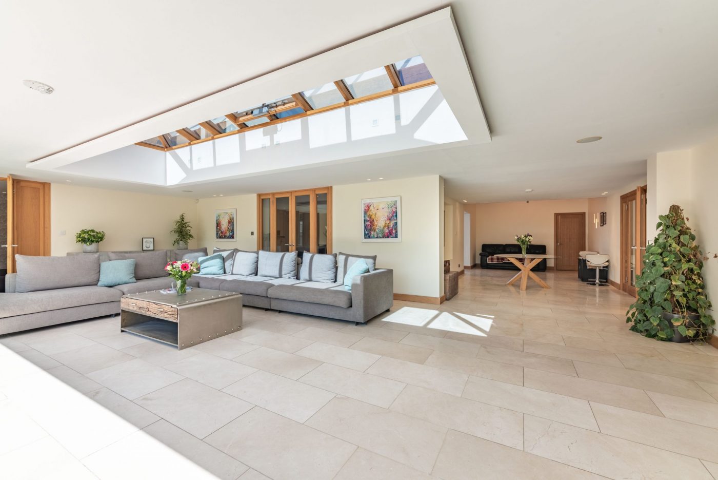 8501566-interior30-scaled-e1674822630641.jpg