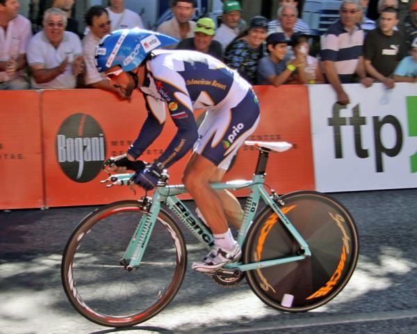 Candido Barbosa (Palmeiras Resort / Tavira) en route to winning the Volta a Portugal's prologue time trial.