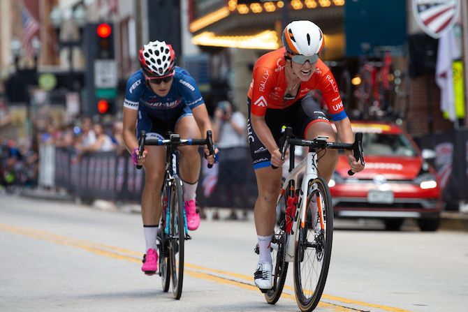 Emma White (Rally UHC) en route to third place ahead of Sho-Air TWENTY20 Chloe Dygart
