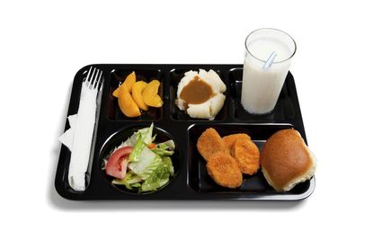 Study: Kids are just throwing away their healthier school lunches
