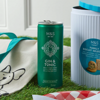 This gift bag is packed with plenty of tasty treats for you and your pup to enjoy, including everything from alcoholic drinks to biscuits (both for humans and for dogs).