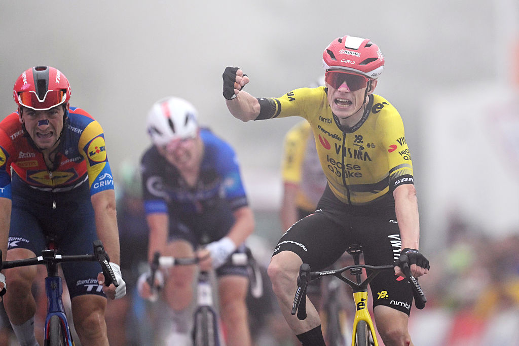 Jonas Vingegaard wins stage 2 of the 2025 Vuelta a Espana