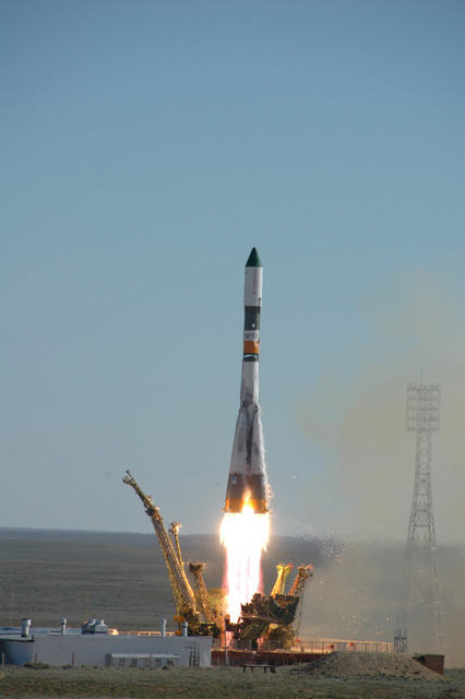 Russian Cargo Ship Hauls Supplies, Snails Towards ISS