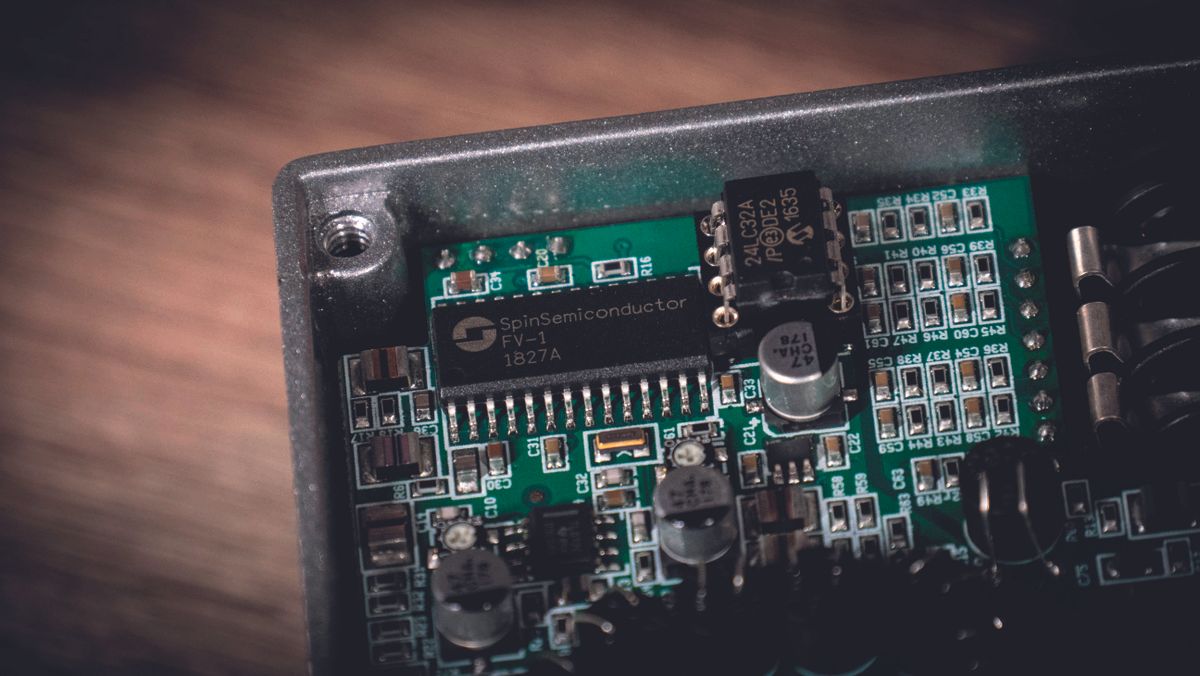 What differences do the chips used in reverb and delay pedals make