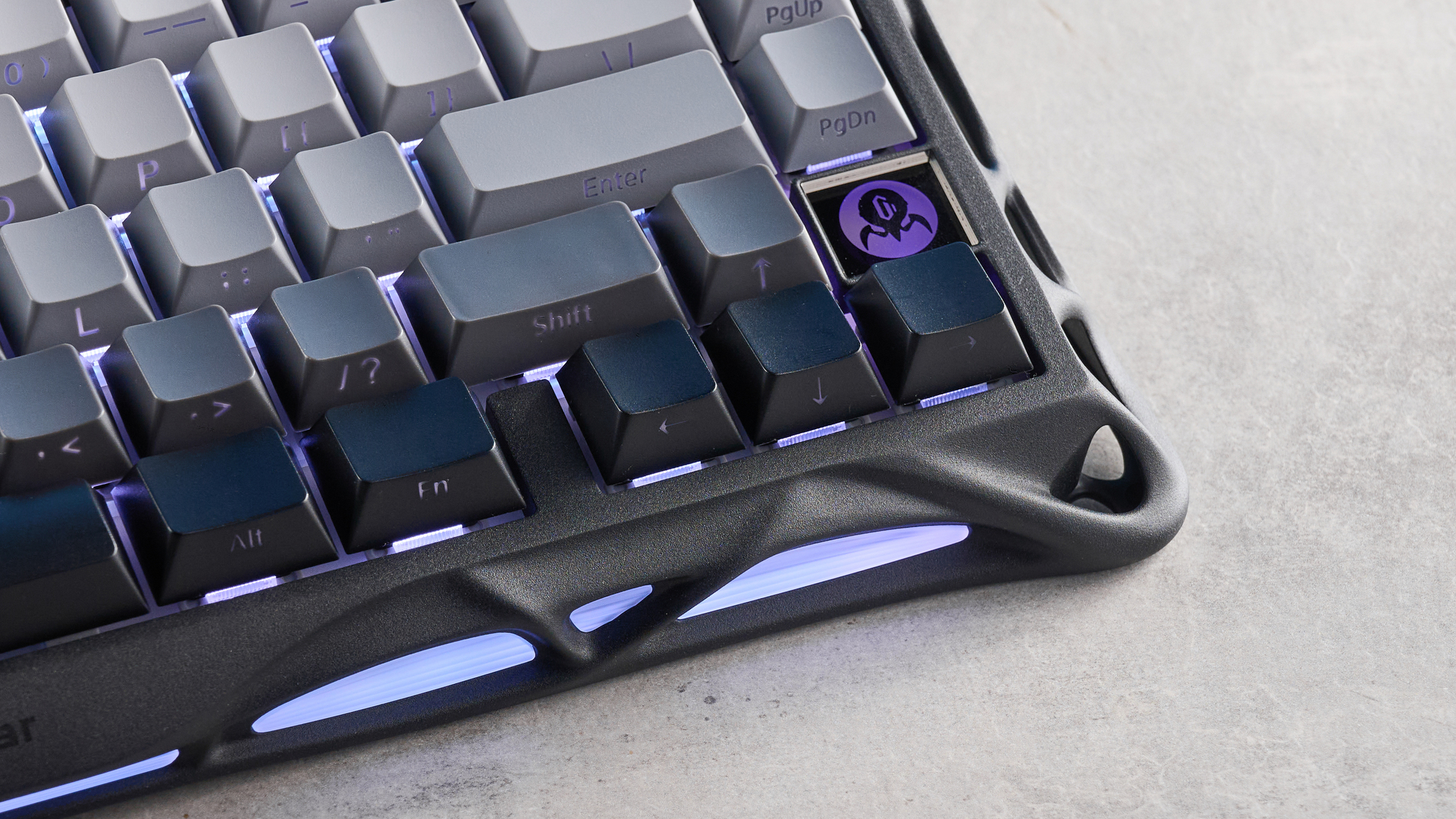 GravaStar Mercury K1 mechanical keyboard in Gradient Black