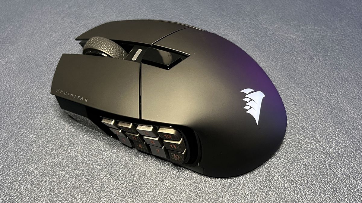 Corsair Scimitar Elite Wireless Review: Big and Packed Full of 
